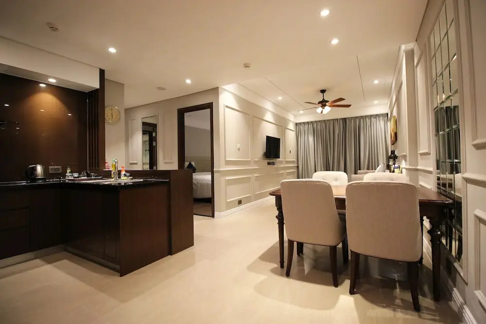 Neo Classic Condo