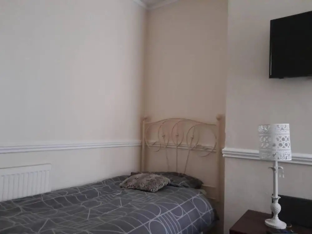 Large House Sleeps13 Close to lfc Stadium Anfield