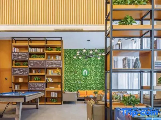 Campanile Hotel (Zhaotong Youth Road Financial Center Store)