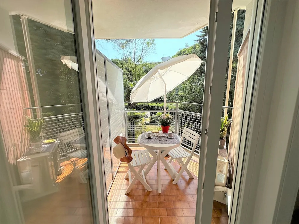 Charming Studio Just a Short Walk From the Beach