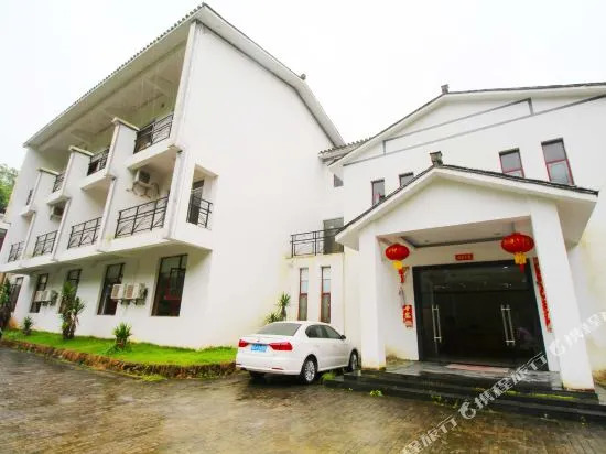 Yaoli Wolongtan Hotel