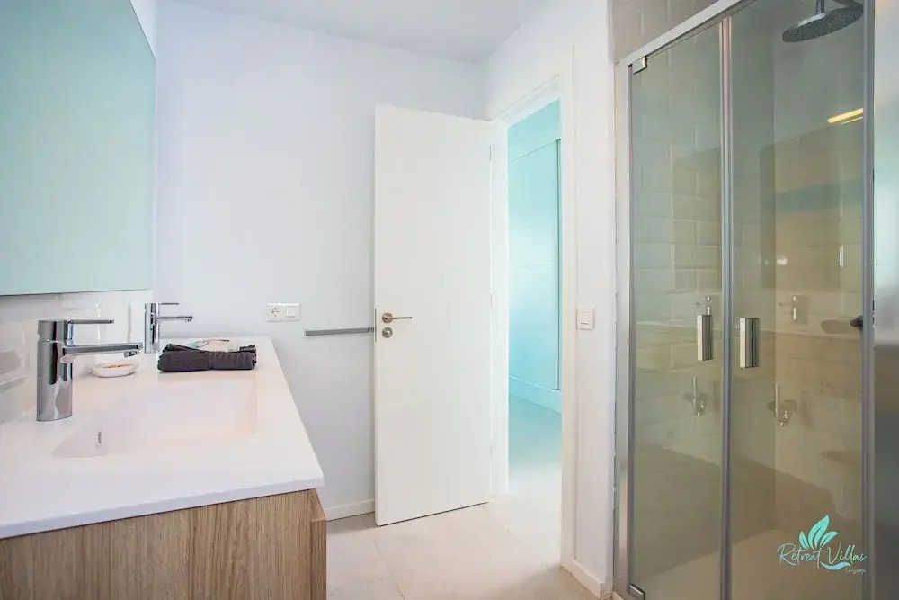 2-bed Villa in Playa Blanca By Retreat Villas