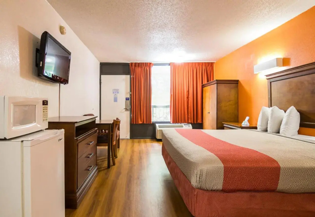 Motel 6 Conyers