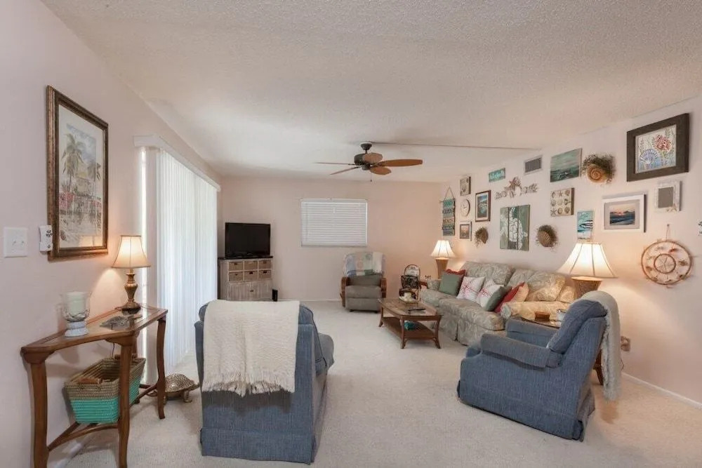 3045 #5A Fort Myers Beach - 2 Br Condo