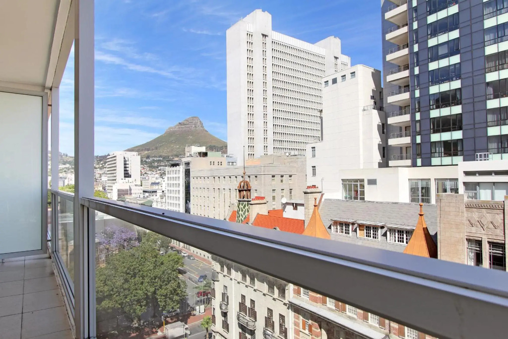 Taj Hotel Cape Town - luxury 5 star suites - very spacious with kitchenette, Lions Head views