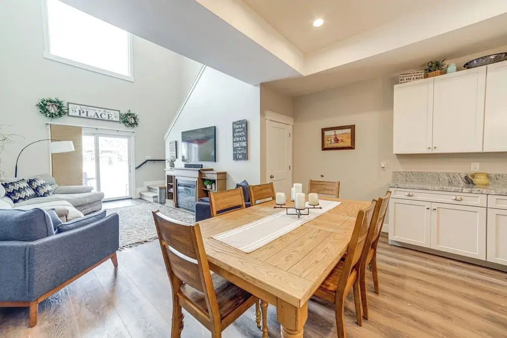 Hike, Fish & Ski! Bright Swan Valley Townhome