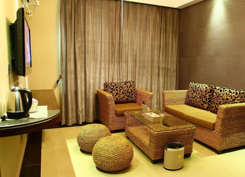 Shuiyue Nianhua Hotel
