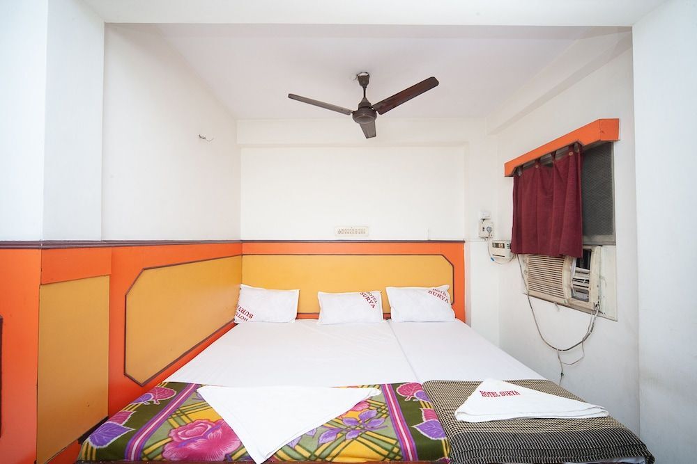 Spot On 38565 Hotel Surya