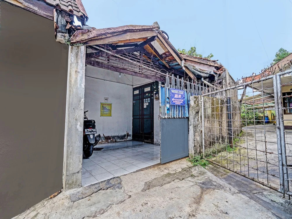 OYO Life 92709 Kost Teras Cikapundung Syariah