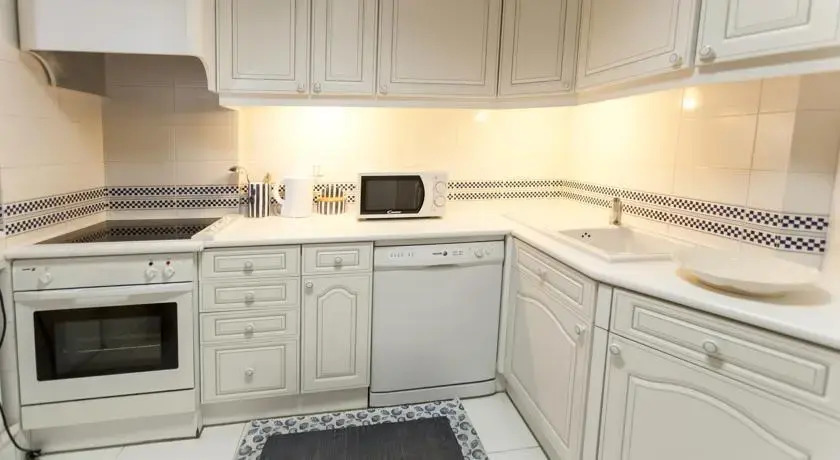 Luxury Golf, Beach & Yachting Flat