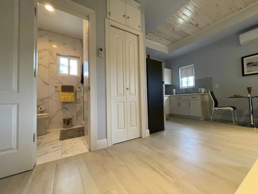 Nicole's Nest: Brand New Exquisite Studio Hideaway