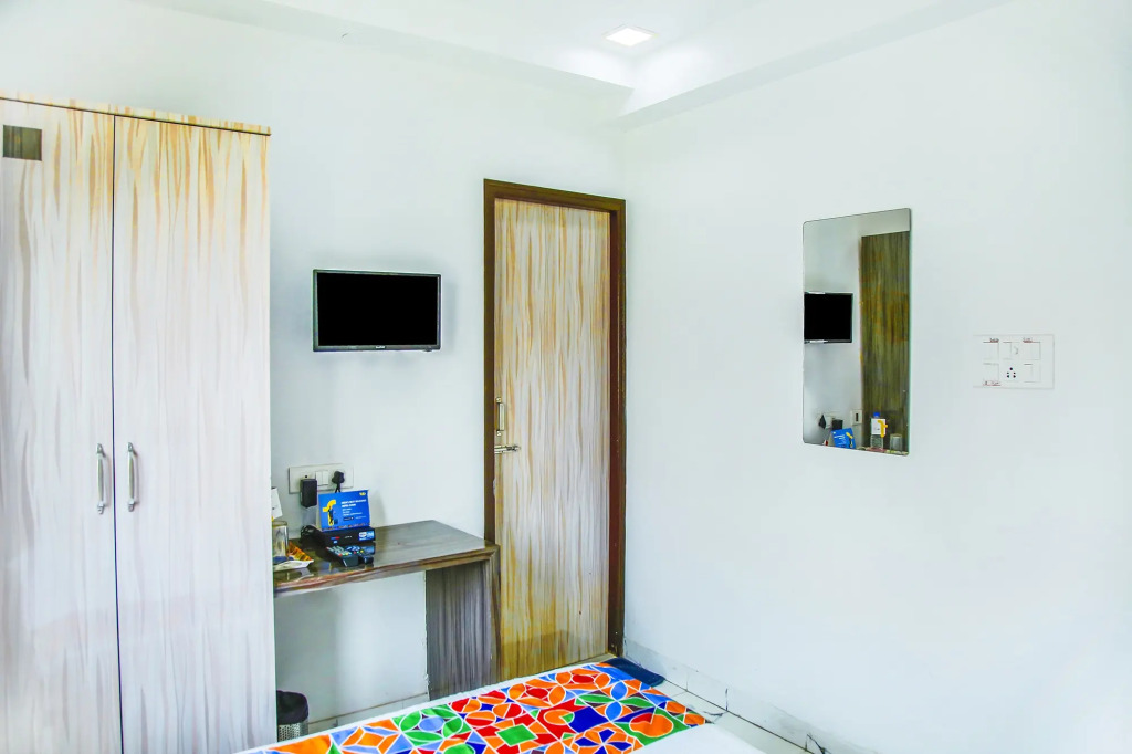 FabHotel Eleanora - New Town