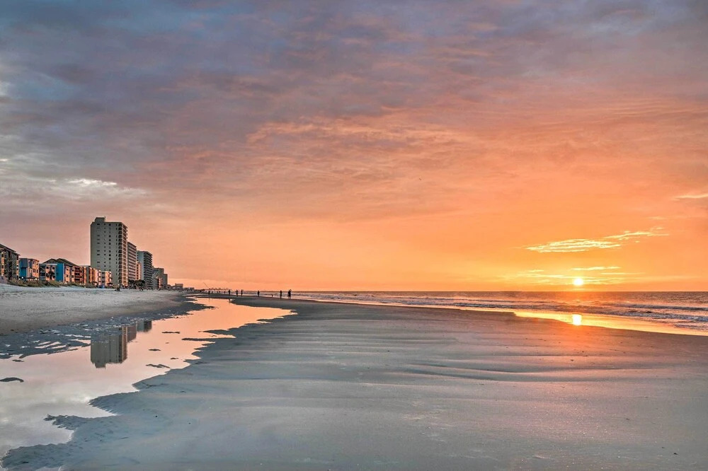Oceanfront Condo w/ Furnished Deck & Views!