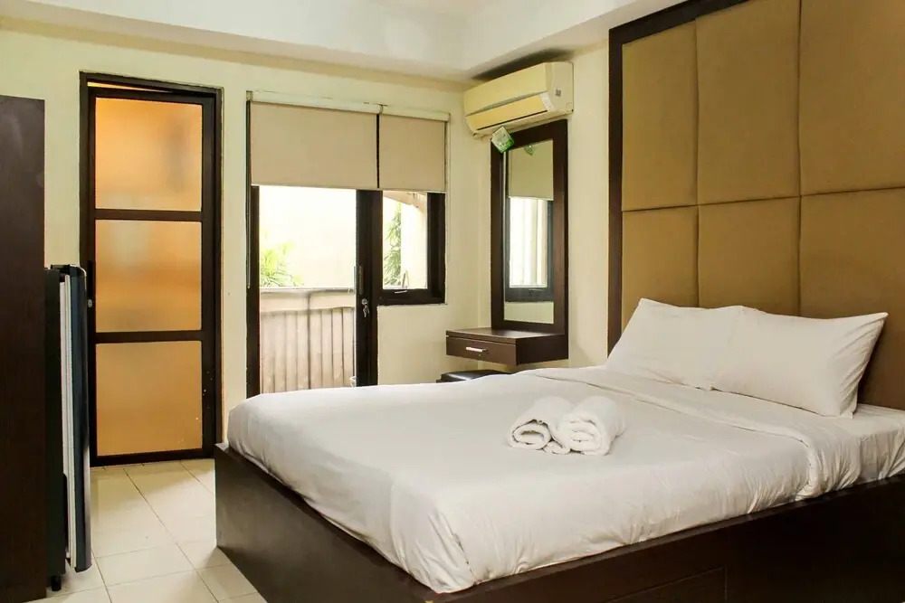 Cozy Studio at Metropark Condominium Jabebeka Apartment By Travelio