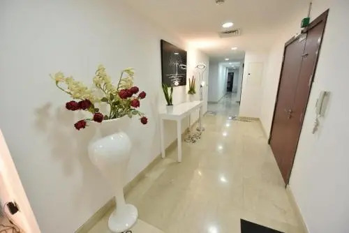 Dubai 5* Penthouse front sea 6 Bdr. private pool!