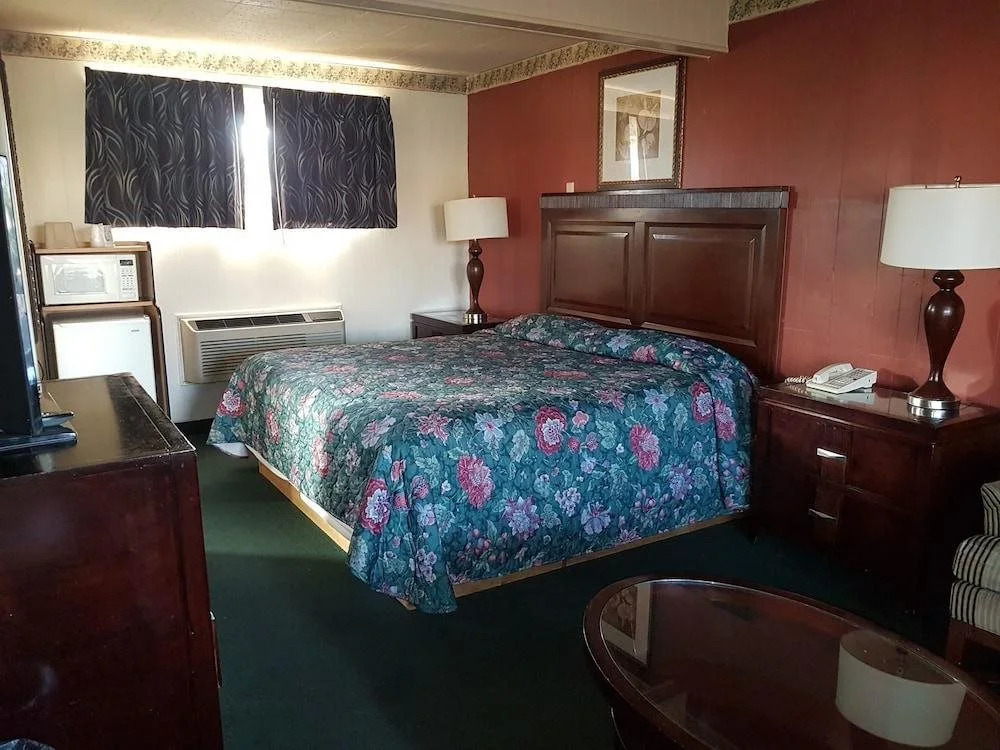 Town Chalet Motel