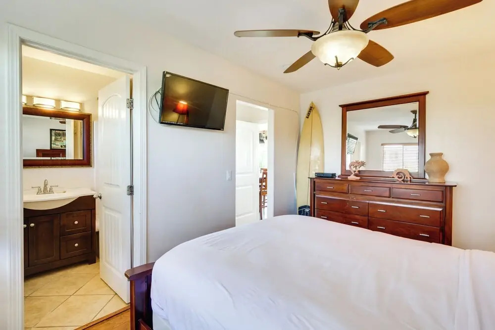Tropical Oceanside Home w/ Deck, Walk to Beach