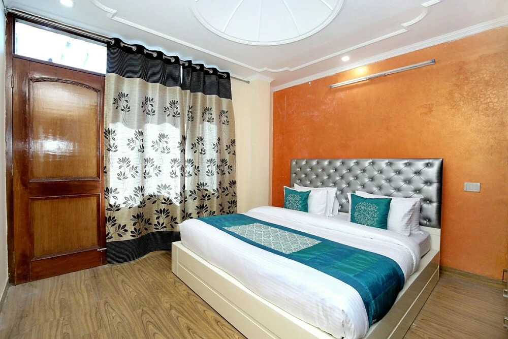 OYO 10406 Home Luxury 3BHK New Shimla