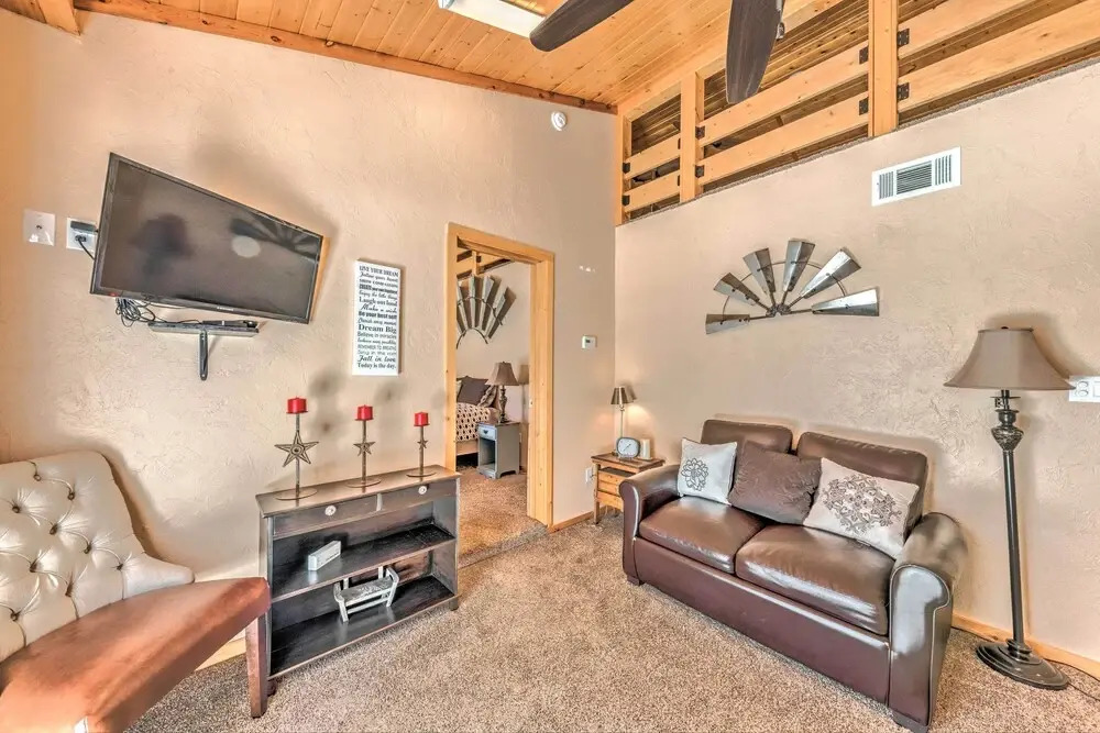 Spacious Ruidoso Home w/ Hot Tub & Fireplaces