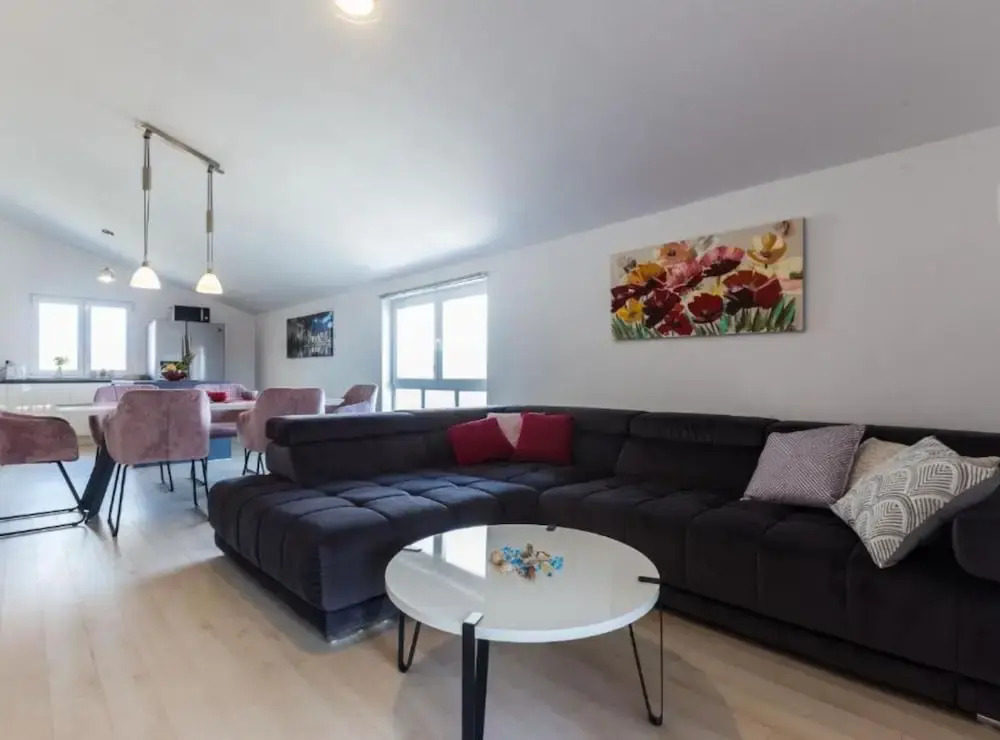 Cozy Three Bedroom Apartment With Terrace in Zadar