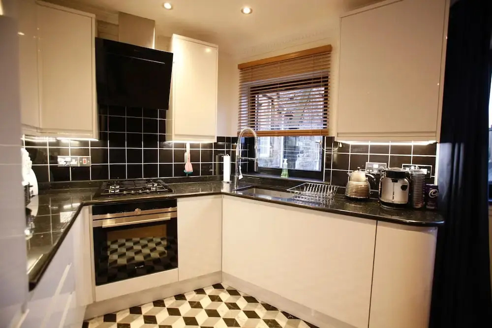 27/3a Cockburn Street Apartments