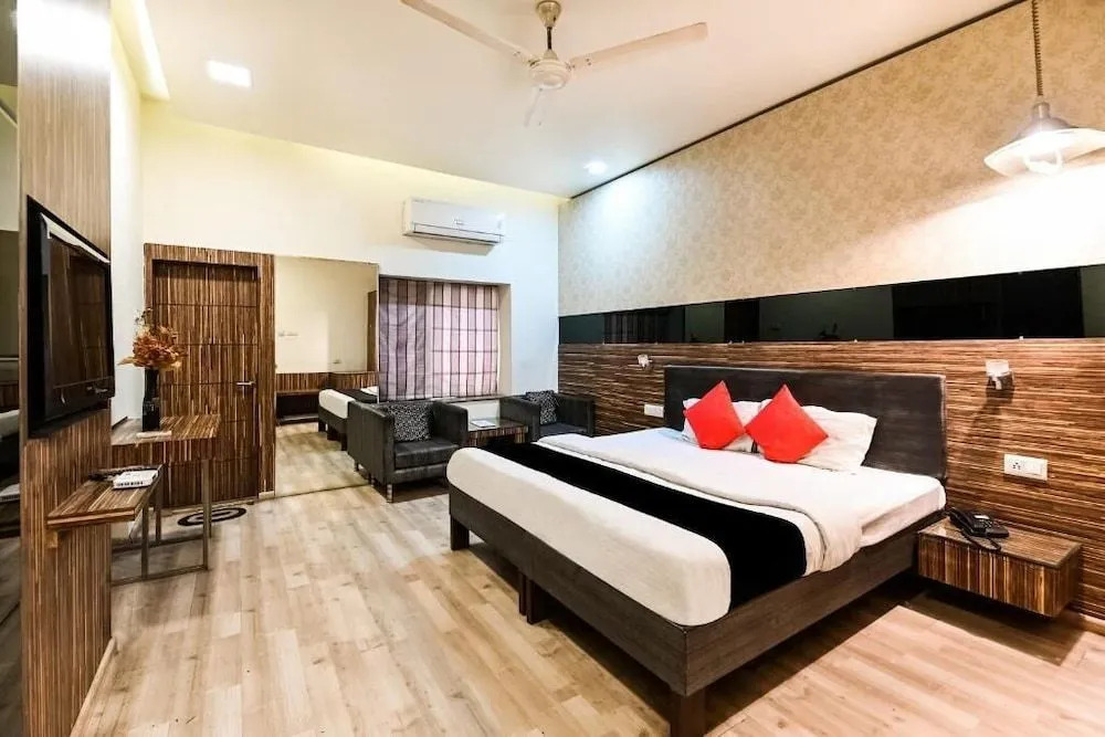 Hotel Surpin Palace