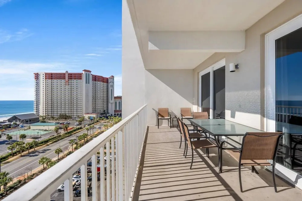 Laketown Wharf 910