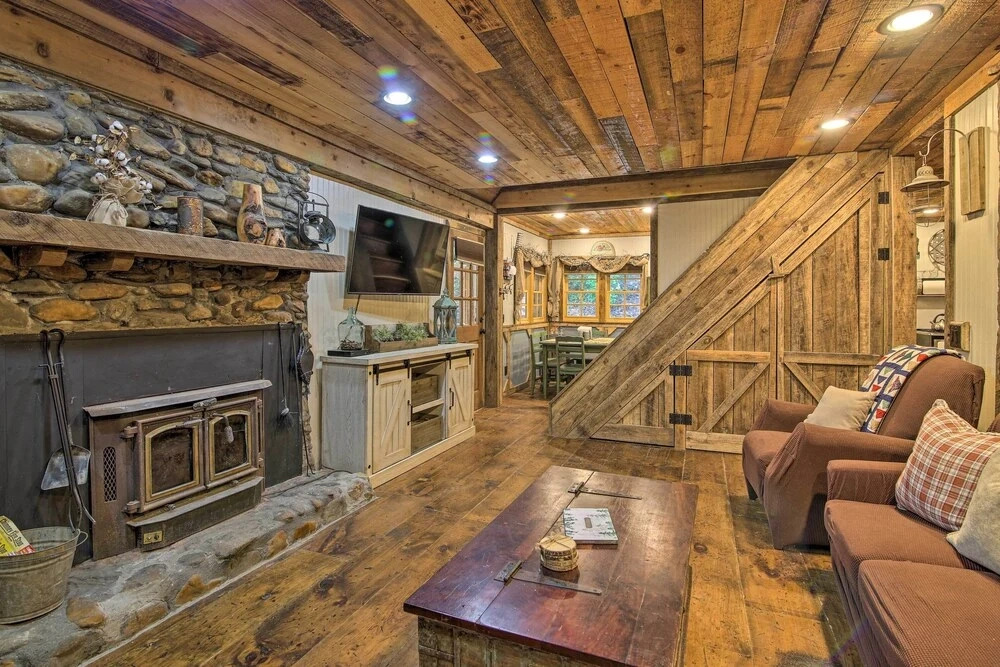 Tubes & Kayaks: 5-acre North Georgia Mtn Retreat