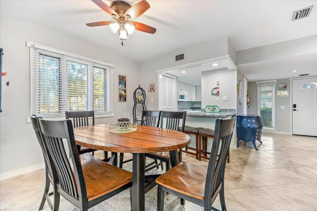 Stoney Creek 246, 2 Bedrooms, Pool Access, WiFi, Sleeps 6