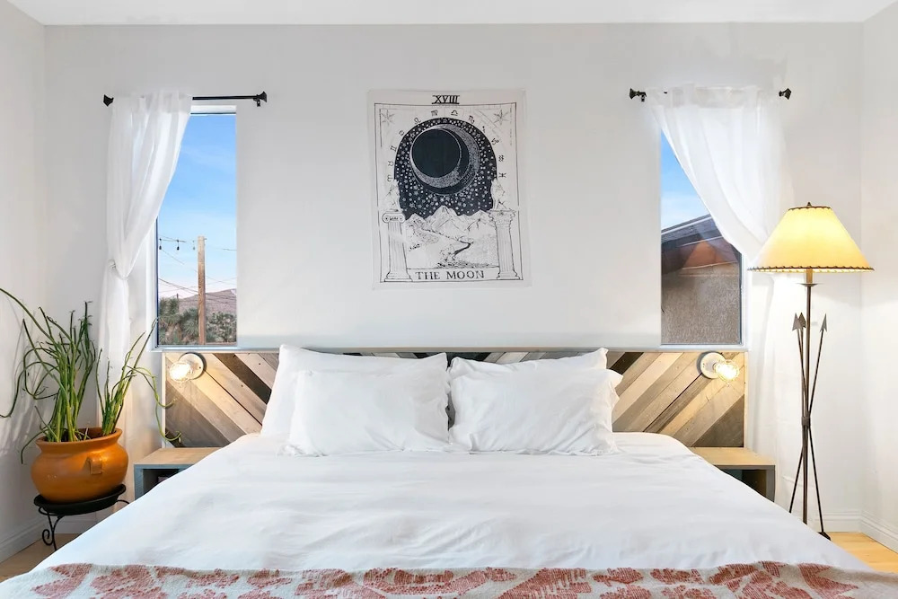 High View Haven - Hot Tub, Fire Pit & Bbq In Joshua Tree! 4 Bedroom Home by RedAwning