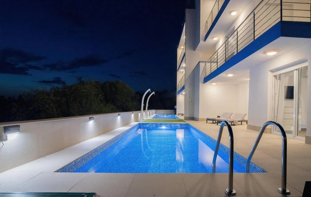 Beautiful Apartment in Smokvica Krmpotska With Wifi, 2 Bedrooms and Outdoor Swimming Pool