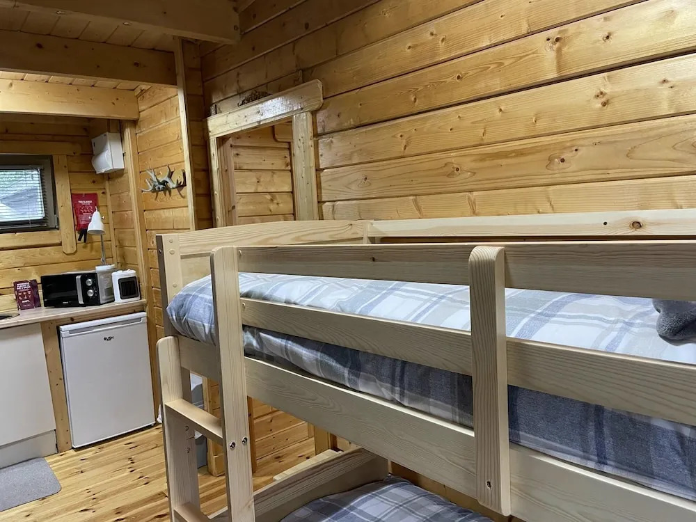 Immaculate Cabin 5 mins to Inverness Dog friendly