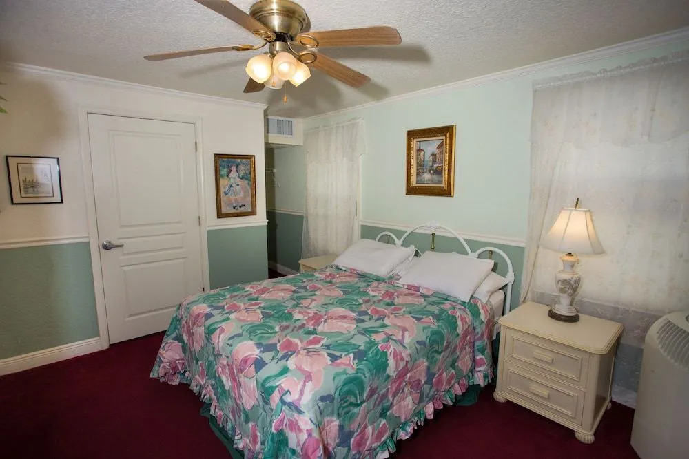 The Hotel Redland