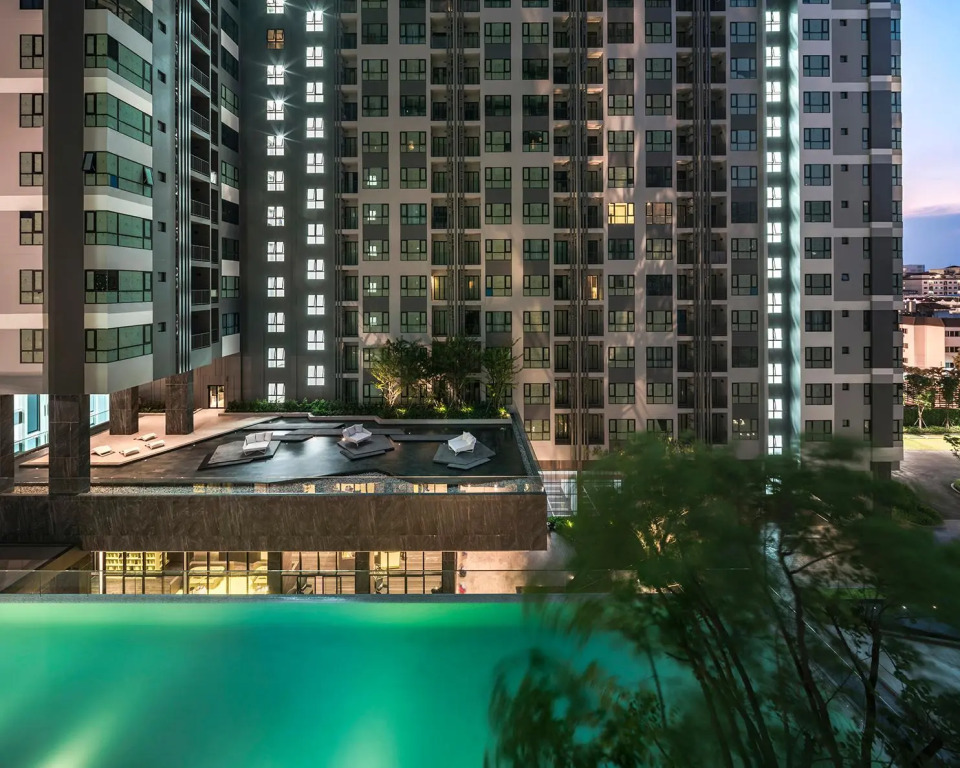 The Base Pattaya by Feng