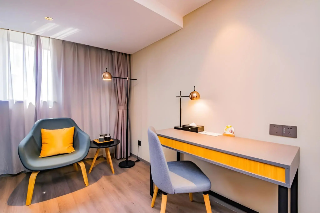 Home Inn Selected Changsha Xiangya Fuyi Furong Square Metro Station
