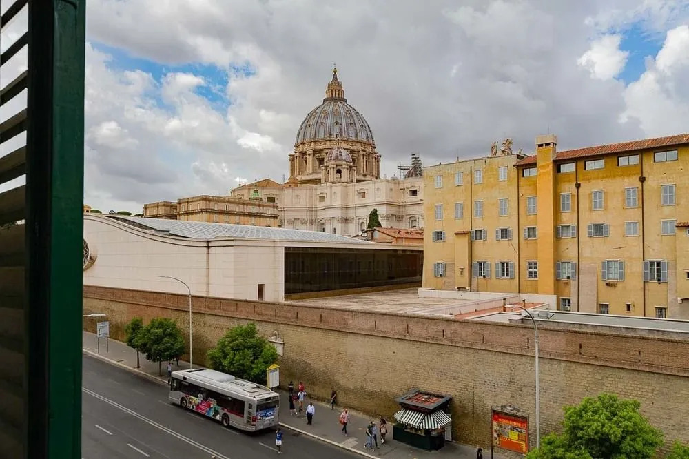 St. Peter's Cupola Apartment