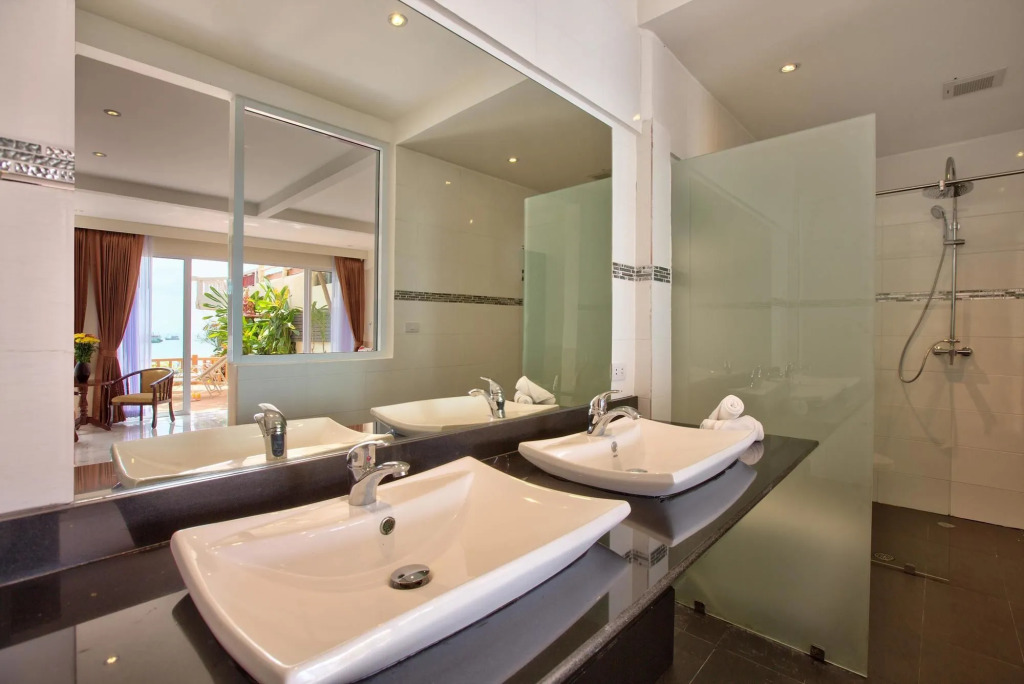 Crystal Bay Beach Resort