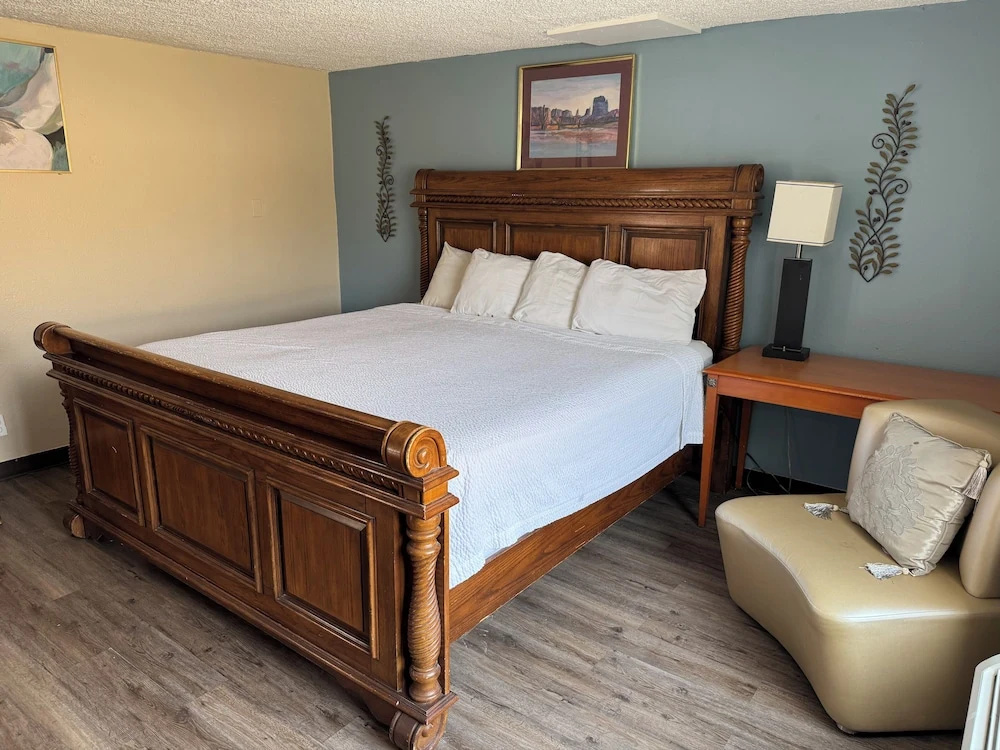 Safari Motel