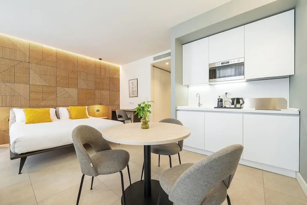 Karalin Sonnino Suites