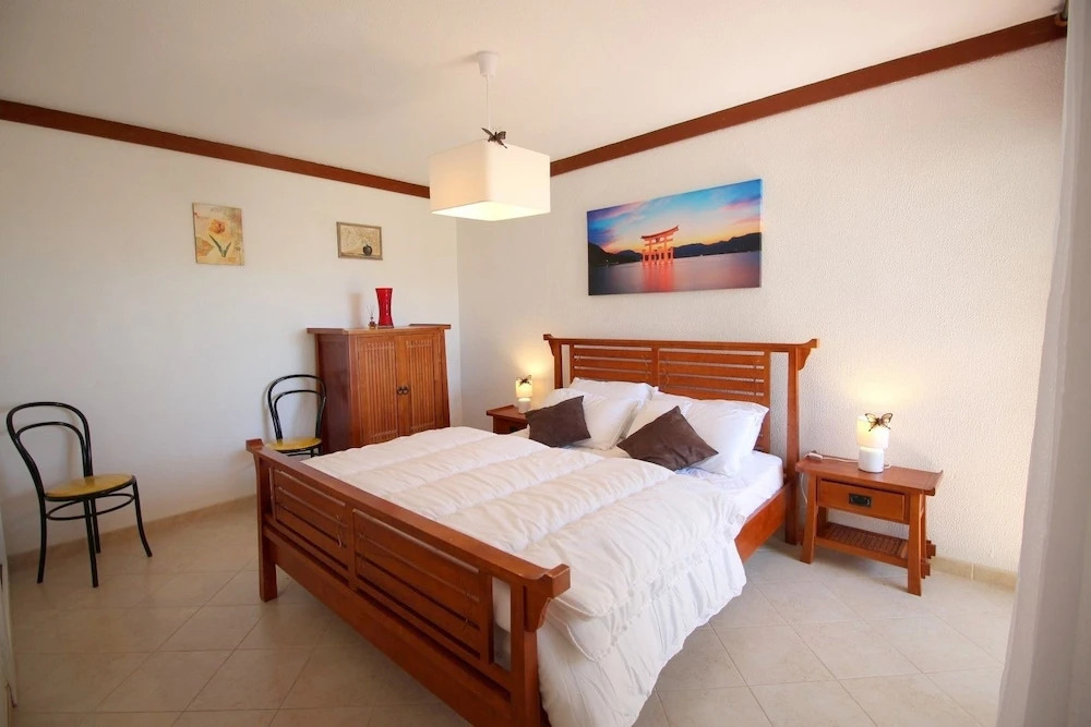 T1 Alporchinhos by Paradise Waves