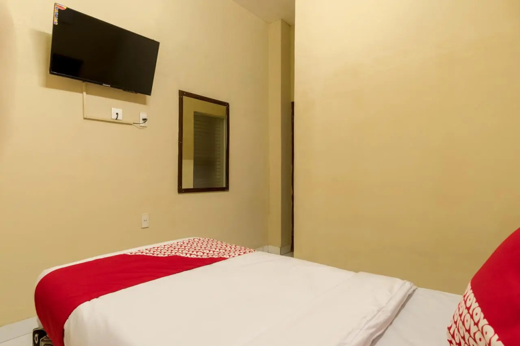 OYO 615 Residence Puri Hotel Syariah