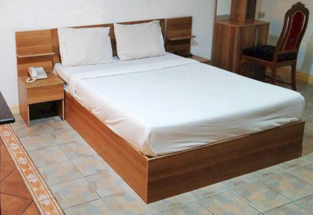 OYO 75466 -13 Coins Bang Yai Hotel