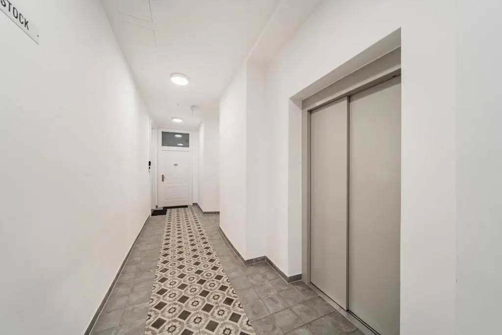 15 C&J's apartment
