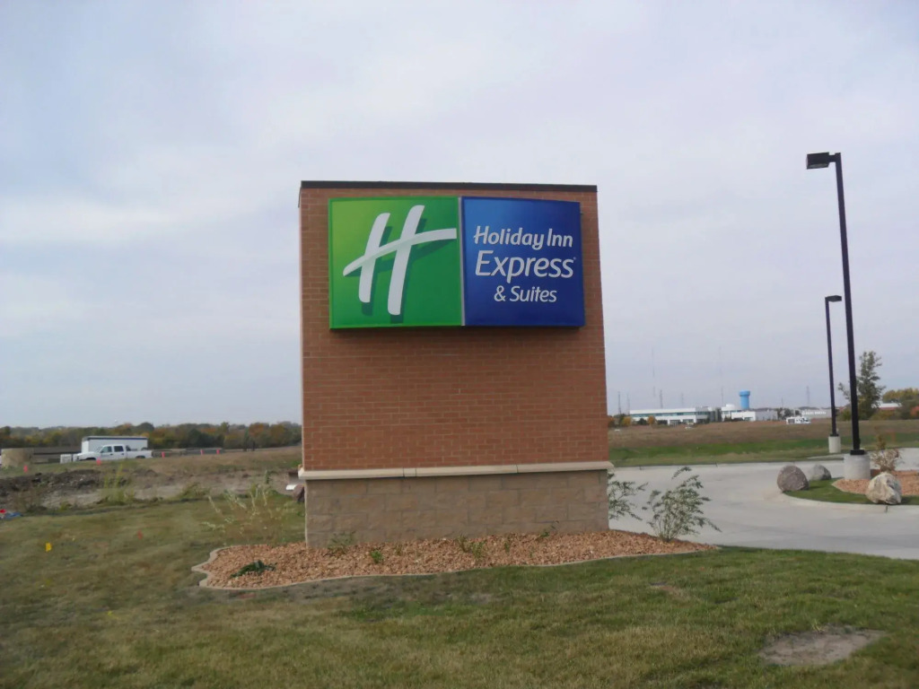 Holiday Inn Express and Suites Urbandale Des Moines by IHG