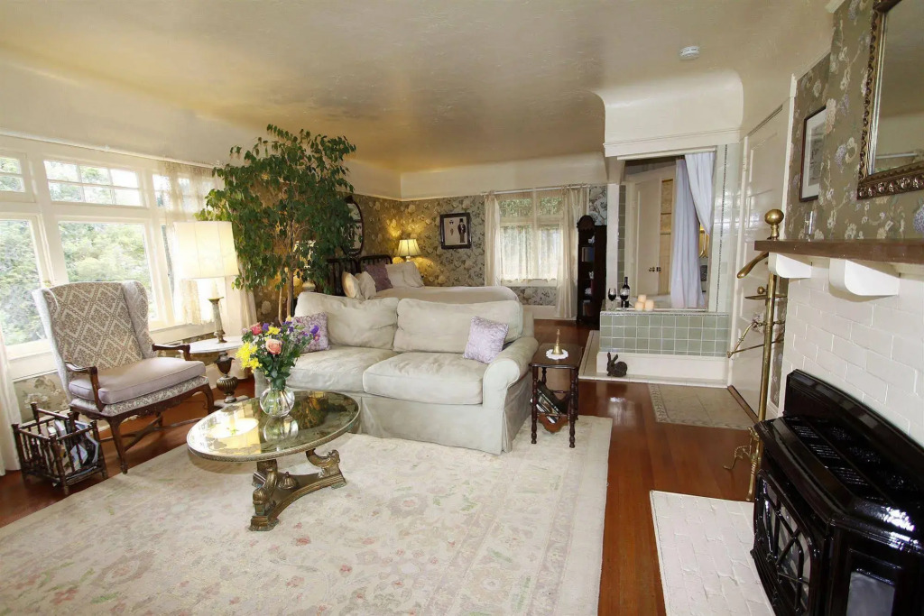 The Jabberwock Bed & Breakfast