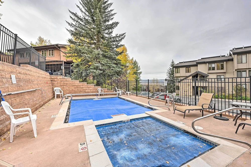 Cozy Condo w/ View, Walk to Steamboat Ski Resort!
