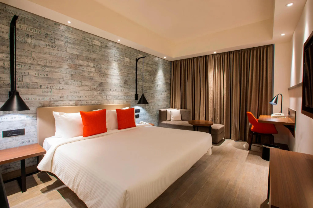 Lemon Tree Premier City Center Pune