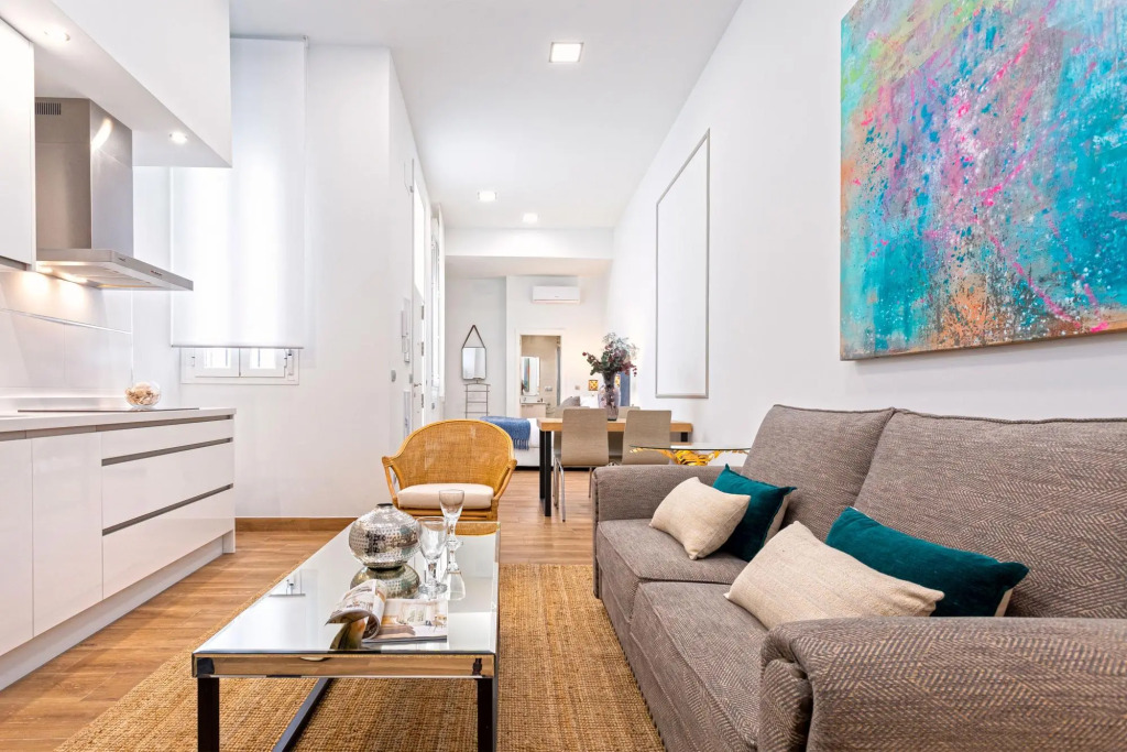 Beautiful and cozy studio in the city center. Recaredo IV