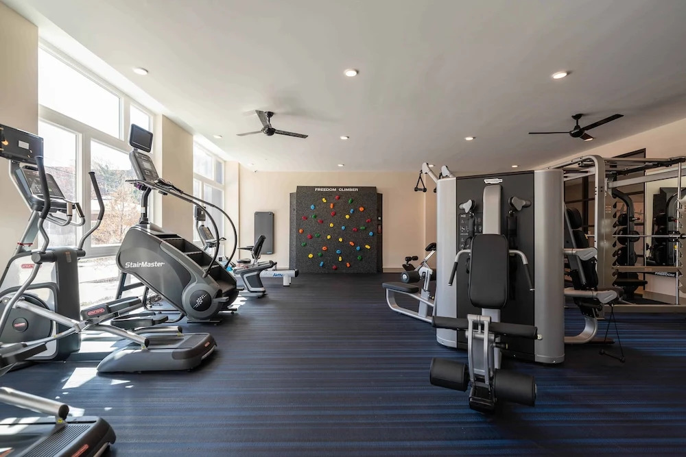 Luxury Furnished Apartments by Hyatus Downtown at Yale