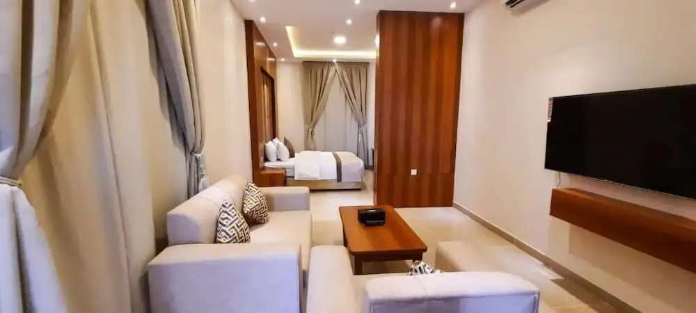 ملاذ راقي